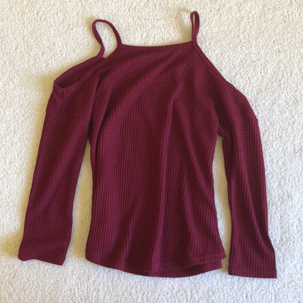 Red cold shoulder tee - Picture 3 of 3